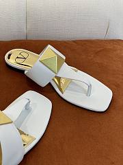 Valentino Garavani Rockstud Flat Sandals White - 4