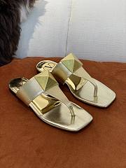 Valentino Garavani Rockstud Flat Sandals Gold - 1