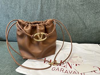 Valentino Vlogo Pouf Caramel Leather Small Bucket Bag 23x19x14cm