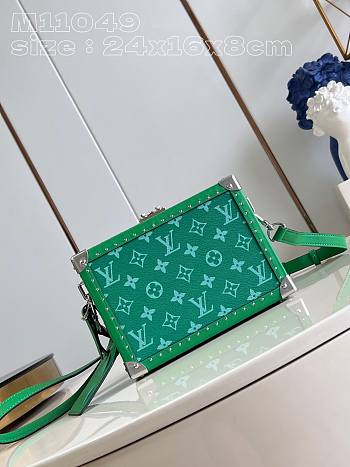 Louis Vuitton LV Clutch Box Bag Green 24 x 16.5 x 8 cm