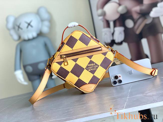 Louis Vuitton LV Chess Messenger Yellow Bag 24 x 24 x 8 cm - 1