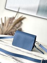 Louis Vuitton LV Fastline Wearable Wallet Blue 17.3 x 12 x 7 cm - 4