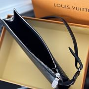 Louis Vuitton LV Pochette Accessoires Black 22 x 11.6 x 3 cm - 6