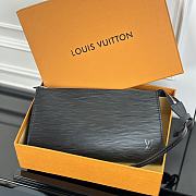 Louis Vuitton LV Pochette Accessoires Black 22 x 11.6 x 3 cm - 3