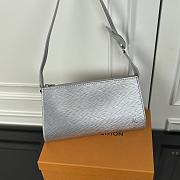 Louis Vuitton LV Pochette Accessoires Silver 22 x 11.6 x 3 cm - 6