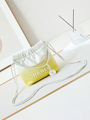 Chanel 22 Mini Bag White & Green 20x19x6cm - 1