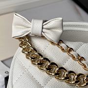 Chanel White Pouch Bag 18x17x8cm - 5