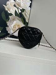 Chanel Black Lambskin Mini Heart Bag 13x12x5.5cm - 4