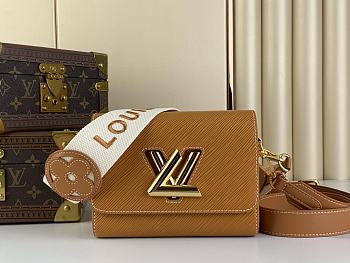 Louis Vuitton LV Twist Honey Gold MM 23 x 17 x 9.5 cm