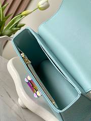 Louis Vuitton LV Twist MM Blue 23 x 17 x 9.5 cm - 3