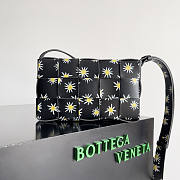 Bottega Veneta Leather Cassette Pochette Shoulder Bag 23x15x5cm - 5