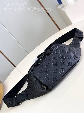 Louis Vuitton LV Rush Bumbag Black 30 x 15 x 8 cm