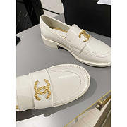 Chanel Moccasins White Calfskin & Metal - 4