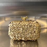 Bottega Veneta Knot Gold Bag 19x11.5x5cm - 1