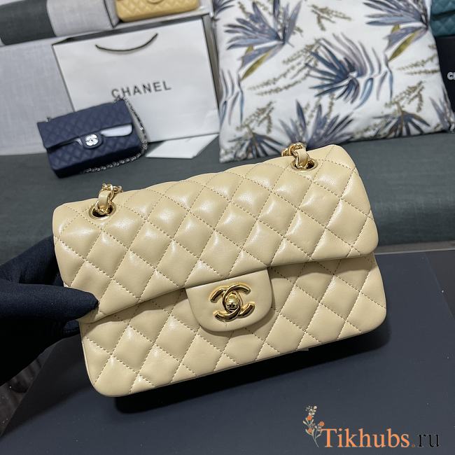 Chanel Flap Bag Beige Lambskin Gold 23cm - 1