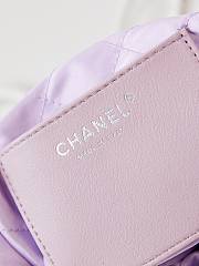 Chanel 22 Mini Bag White & Purple 20x19x6cm - 2