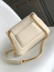 Bvlgari Serpenti Bag Calfskin White 22.5x15x7cm - 2