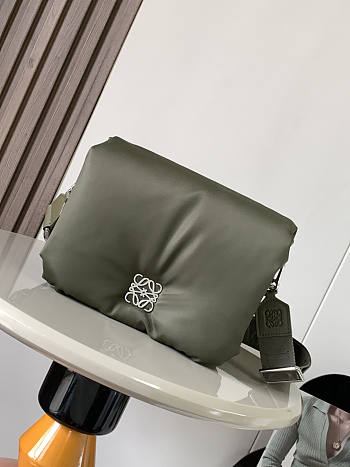 Loewe Goya Puffer Leather Shoulder Bag Green 23x17x9cm
