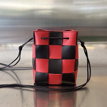 Bottega Veneta Cassette Cross-Body Bucket Black Red Bag 19x14x13cm