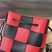Bottega Veneta Cassette Cross-Body Bucket Black Red Bag 19x14x13cm - 3