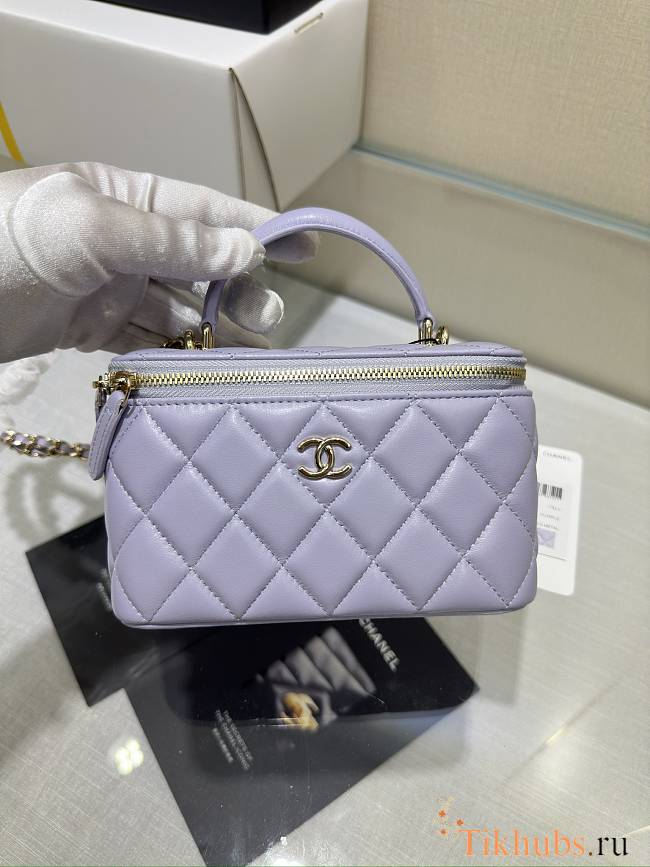 Chanel Vanity Case Light Purple Lambskin 17cm - 1