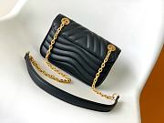 Louis Vuitton LV New Wave Chain Black 21x12x9cm - 4