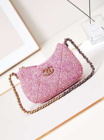 Chanel Clutch With Chain Pink Tweed 20x13x4.5cm