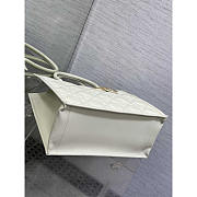 Dior Medium Book Tote White Macrocannage Calfskin 36.5 x 28 x 17.5 cm - 5