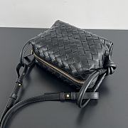 Bottega Veneta Small Avenue Loop Black Crossbody Bag 19x12x9cm - 2