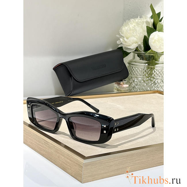 Valentino Sunglasses Black - 1