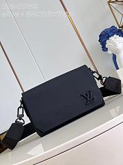Louis Vuitton LV Takeoff Messenger PM Black 22 x 16.5 x 7 cm - 1