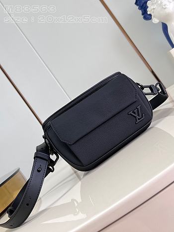Louis Vuitton LV Pilot Bag Black 20 x 12 x 5.5 cm