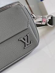 Louis Vuitton LV Pilot Bag Khaki 20 x 12 x 5.5 cm - 3