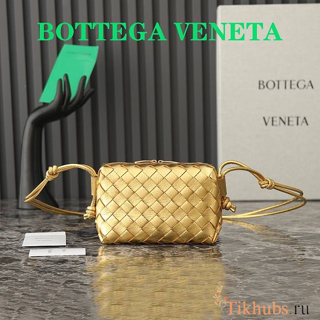 Bottega Veneta Mini Loop Camera Bag Gold 17x10x6cm - 1