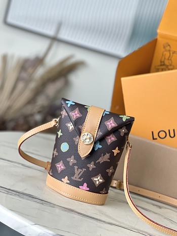 Louis Vuitton LV Envelope Pouch Brown 12.5 x 18 x 8.5 cm