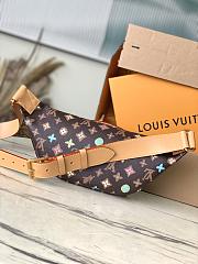 Louis Vuitton LV Rush Bumbag Chocolate 30 x 15 x 8 cm - 4