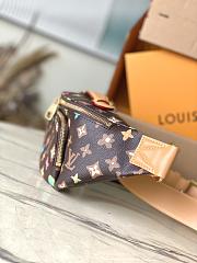 Louis Vuitton LV Rush Bumbag Chocolate 30 x 15 x 8 cm - 3