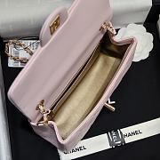 Chanel Flap Bag Light Pink Lambskin Bell 20x13x7cm - 4