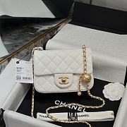 Chanel Mini Flap Bag White Bell 18x13x7cm - 1