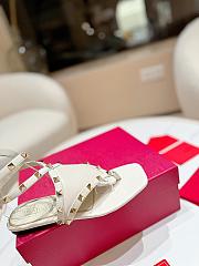 Valentino Garavani Rockstud Open Toe White Sandals - 4