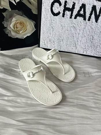 Gucci White Minorca Rubber Thong Sandals