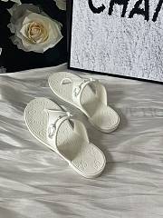 Gucci White Minorca Rubber Thong Sandals - 4