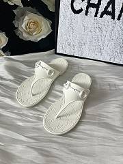 Gucci White Minorca Rubber Thong Sandals - 3