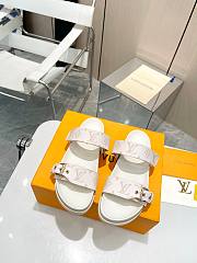 Louis Vuitton LV Bom Dia Flat Comfort Mules Beige - 4