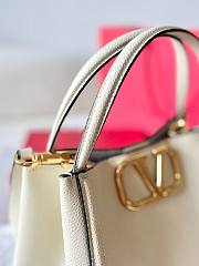 Valentino Garavani Alltime Medium Handbag White 26x21x17cm - 6
