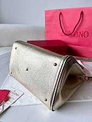 Valentino Garavani Alltime Medium Handbag Gold 26x21x17cm - 2