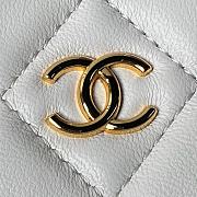 Chanel 24P Hobo Bag White 20x13x4.5cm - 6