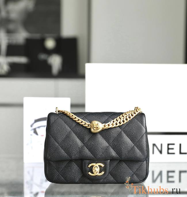 Chanel Flap Bag Heart Black Caviar Gold 20cm - 1