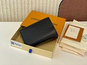 Louis Vuitton LV Capucines Compact Wallet Black 13.5 x 9.5 x 3 cm - 3