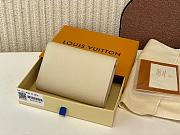 Louis Vuitton LV Capucines Compact Wallet White 13.5 x 9.5 x 3 cm - 2